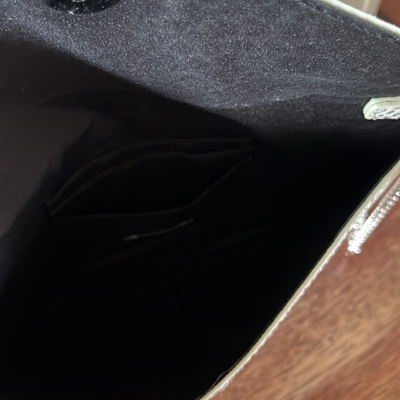 NWT  EXPRESS Silver/gray/black snake print clutch - Picture 7 of 8